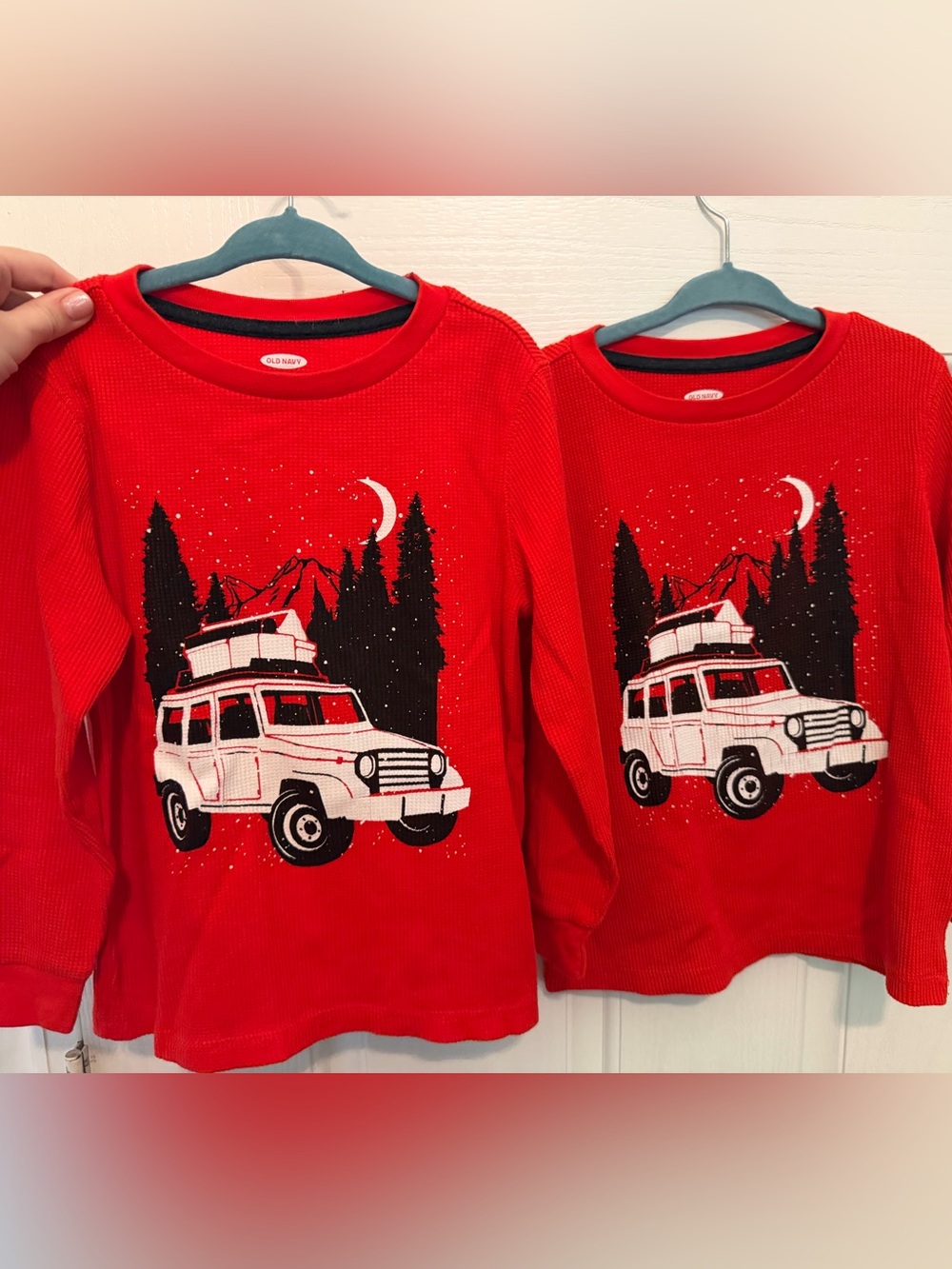 Old Navy Red Kids' Long Sleeve Graphic Thermal Top with White SUV Print Twins!